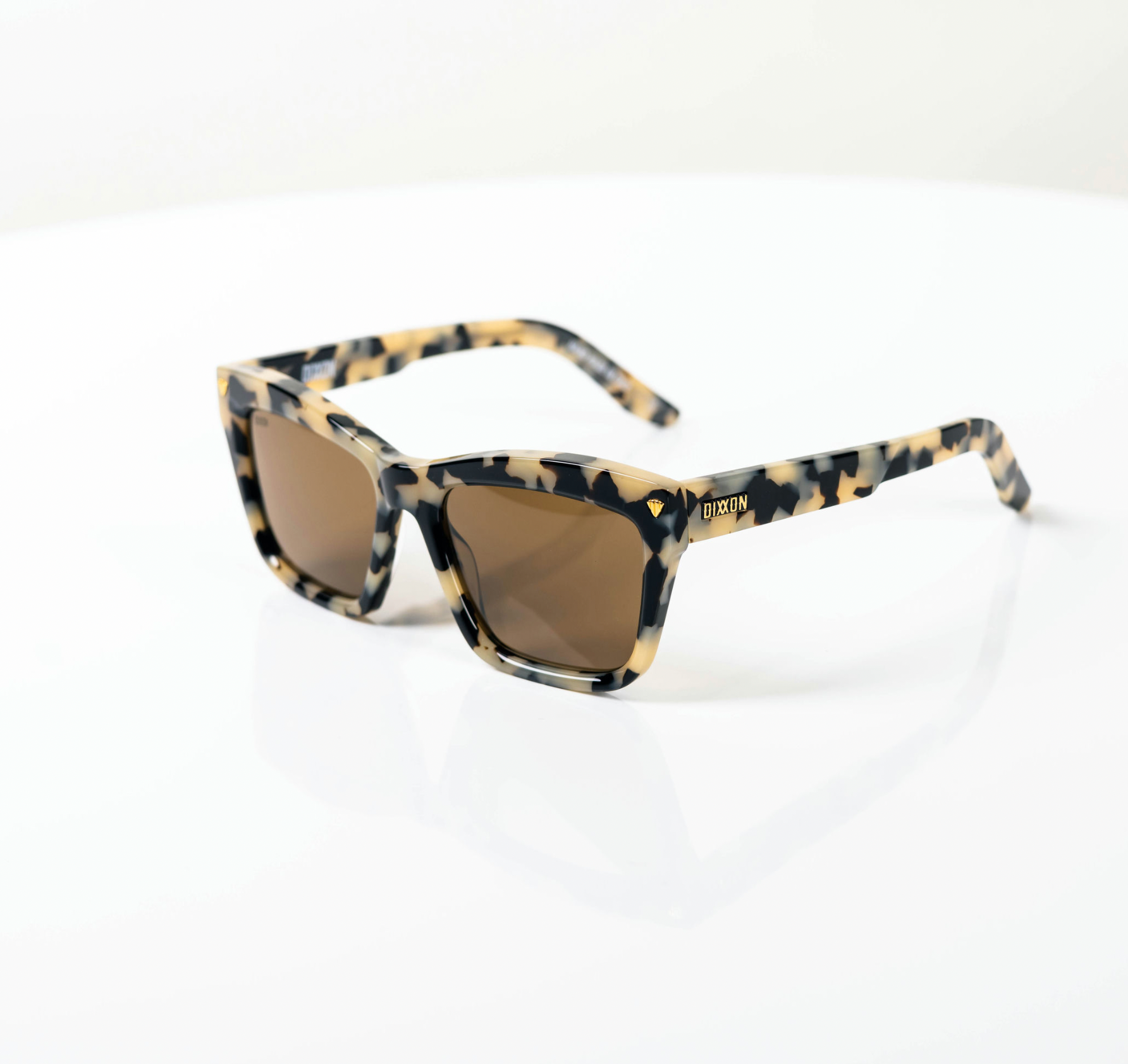 ディーティーオーワン Deville Sunglasses - Ivory Tortoise / Bronze – Dixxon Flannel